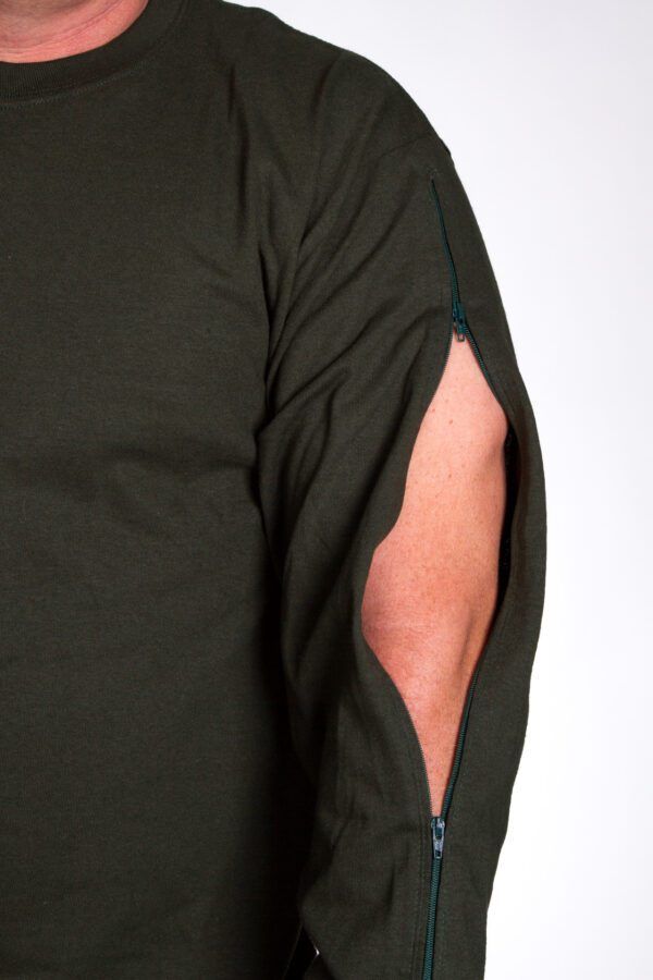 Zipped sleeves for men